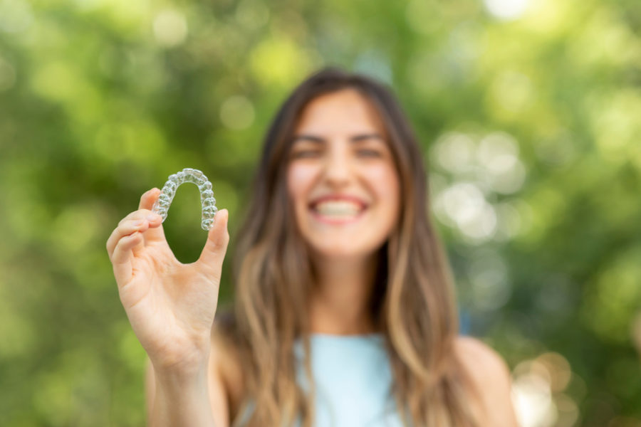 girl-avoids-invisalign-dry-mouth